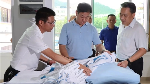 梧州市市委常委、統(tǒng)戰(zhàn)部部長何世恰蒞臨百裕集團調研指導